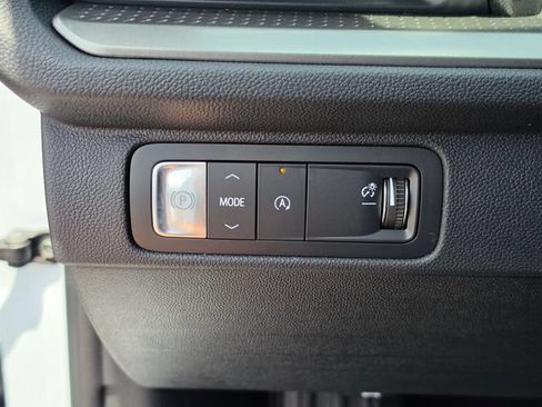 New 2026 Chevrolet Traverse LT w/ Driver Confidence Package FWD image 31