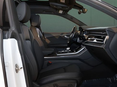 Used 2021 Audi Q8 Prestige image 16