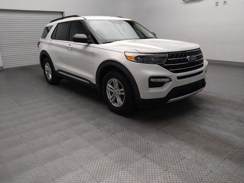 Used 2020 Ford Explorer XLT w/ Equipment Group 202A RWD image 13