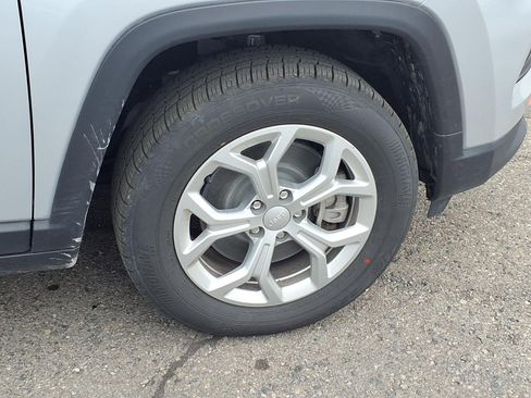 Certified 2024 Jeep Compass Latitude AWD/4WD image 23