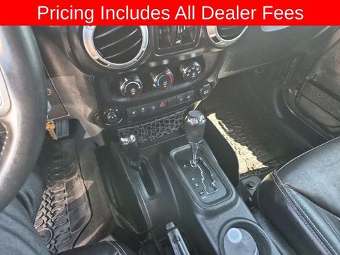 Used 2016 Jeep Wrangler Unlimited Rubicon AWD/4WD image 6