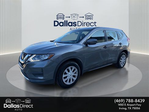 Used 2018 Nissan Rogue S image 2