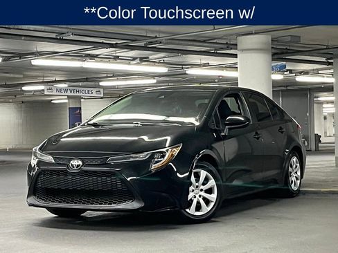 Used 2022 Toyota Corolla LE image 3