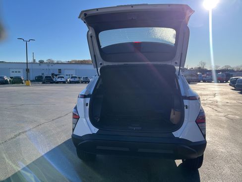 Certified 2025 Hyundai Kona SEL image 18