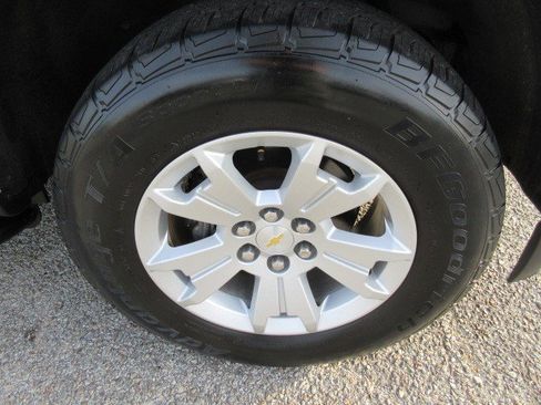 Used 2017 Chevrolet Colorado LT w/ LT Convenience Package image 9