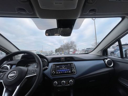 Used 2025 Nissan Versa SV image 33