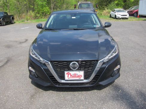 Used 2019 Nissan Altima 2.5 SV image 2