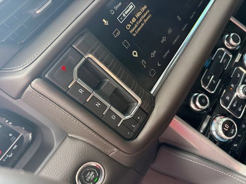 Used 2023 GMC Yukon Denali AWD/4WD image 40