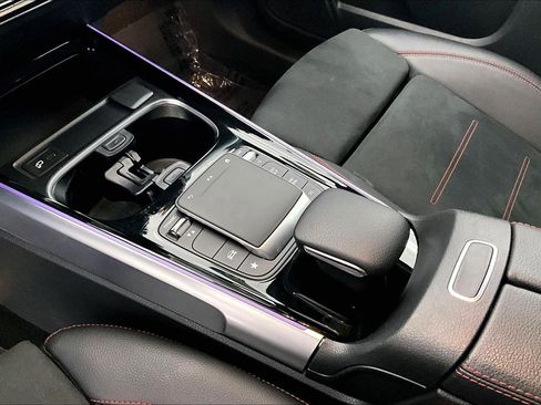 Certified 2023 Mercedes-Benz GLB 250 4MATIC image 15