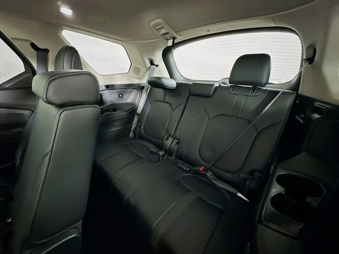 Certified 2023 Honda Pilot Touring image 4