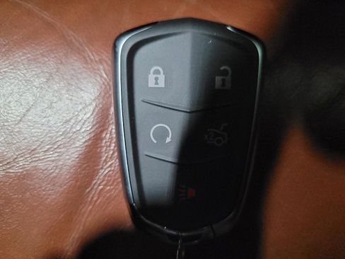 Used 2015 Cadillac XTS Luxury w/ Driver Awareness Package image 32