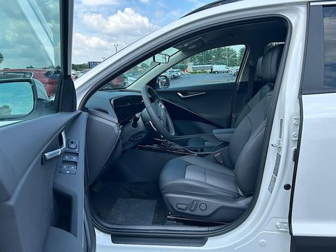 New 2025 Kia Niro EX image 13