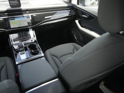 New 2025 Audi Q7 3.0T Premium Plus image 17