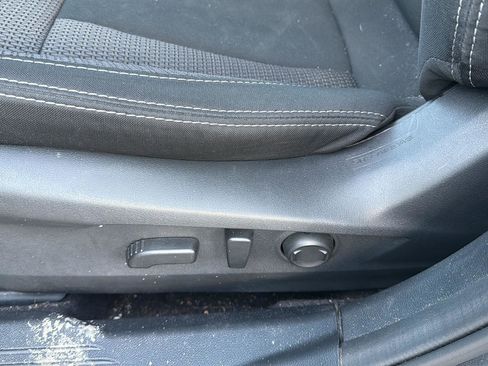 Used 2022 Subaru Outback Premium image 9