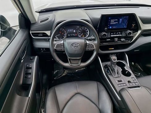 Used 2024 Toyota Highlander XLE image 21