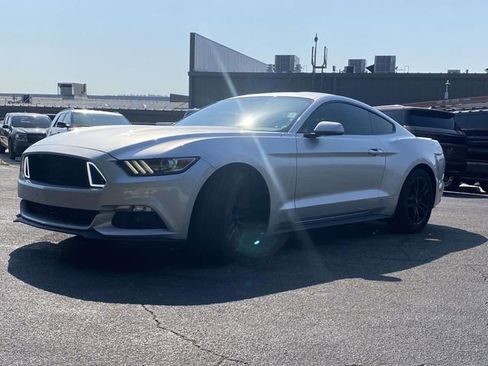 Certified 2017 Ford Mustang Coupe RWD image 8