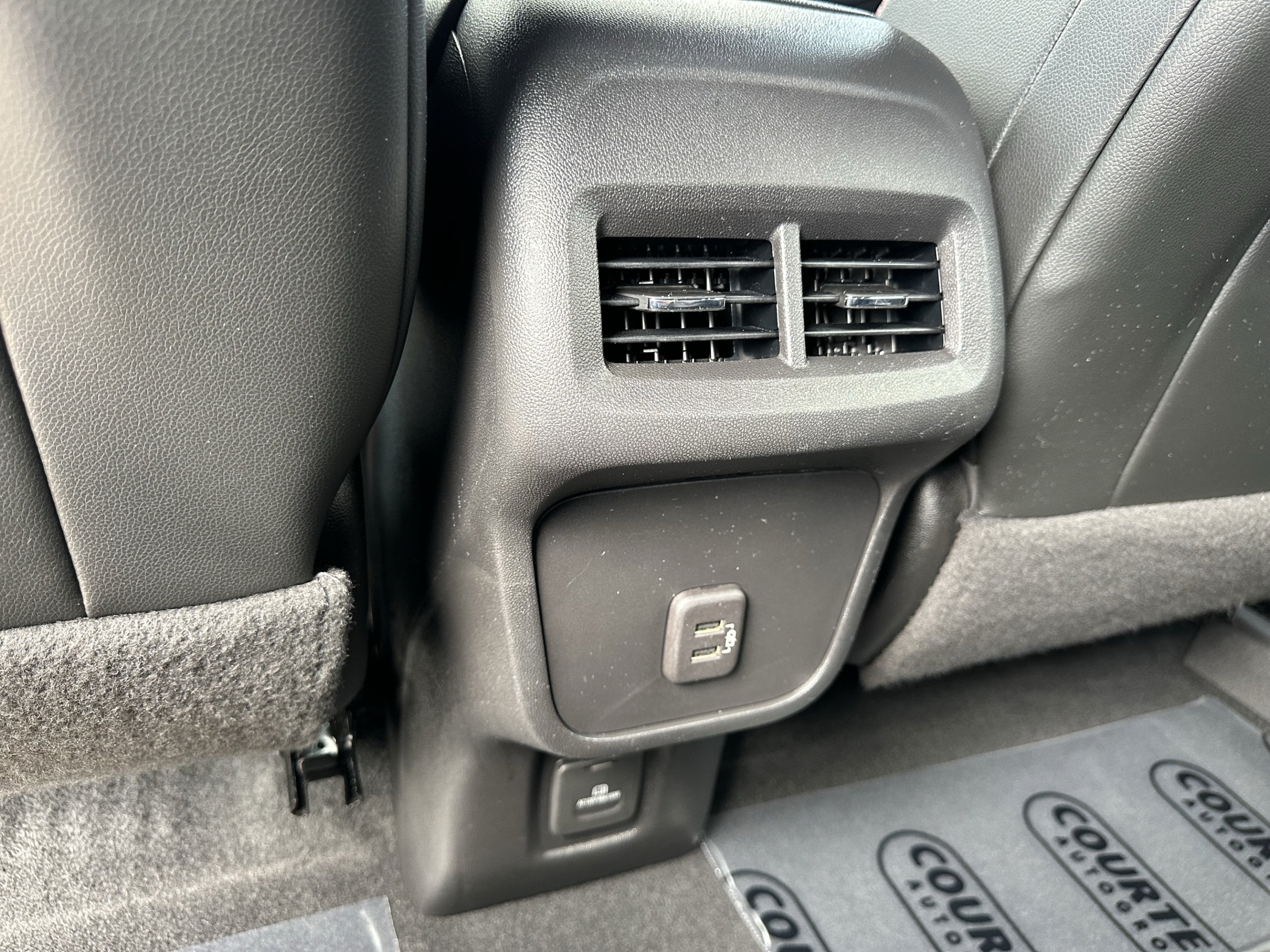 Used 2023 Chevrolet Equinox RS w/ RS Leather Package FWD image 14