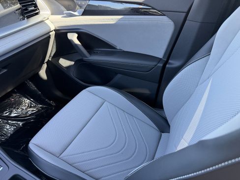 New 2026 Volkswagen Tiguan SE R-Line image 14