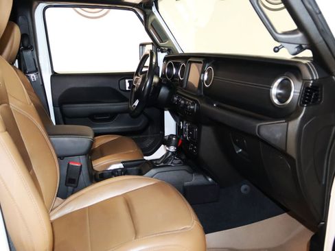 Used 2021 Jeep Wrangler Unlimited Sahara w/ Dual Top Group AWD/4WD image 65