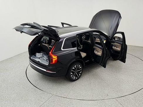 New 2026 Volvo XC90 B5 Plus w/ Protection Package image 43