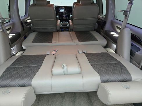 Used 2023 GMC Savana 2500 image 9