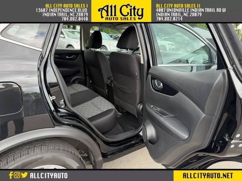 Used 2019 Nissan Rogue Sport SV w/ All-Weather Package AWD/4WD image 17