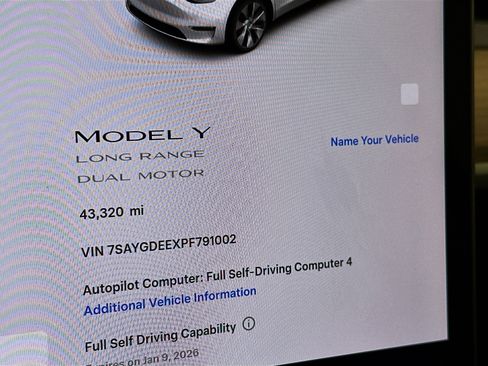 Used 2023 Tesla Model Y Long Range image 19