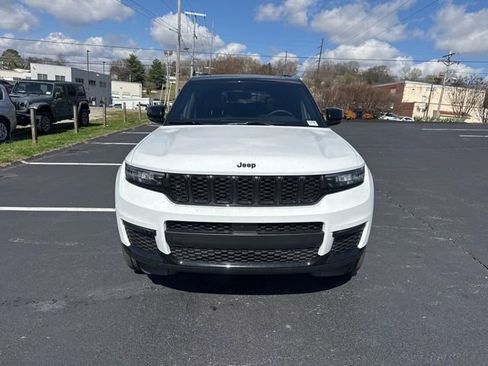 New 2025 Jeep Grand Cherokee L Limited w/ Trailer Tow Package AWD/4WD image 2