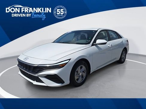 Used 2025 Hyundai Elantra SE FWD image 1