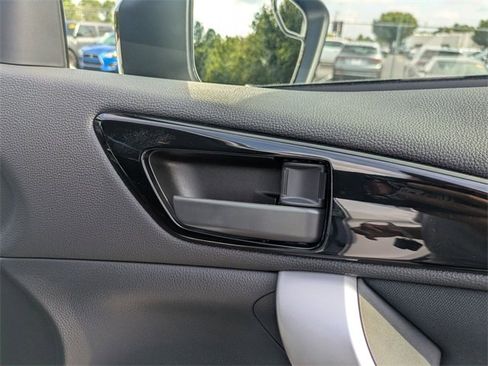 New 2025 Mitsubishi Eclipse Cross LE image 31