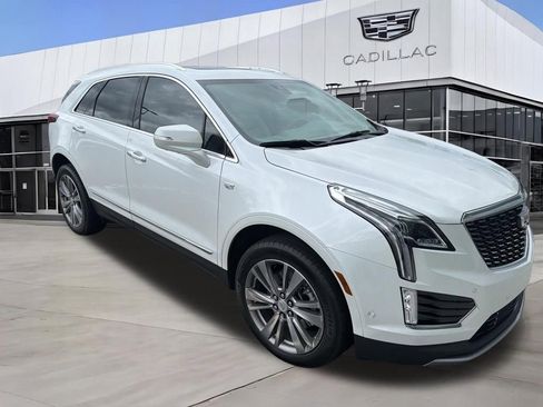Used 2023 Cadillac XT5 Premium Luxury w/ Technology Package FWD image 7