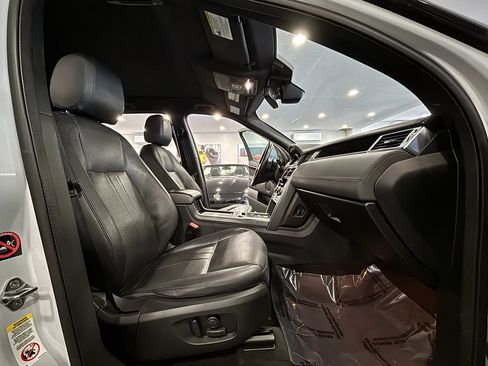 Used 2019 Land Rover Discovery Sport HSE AWD/4WD image 22