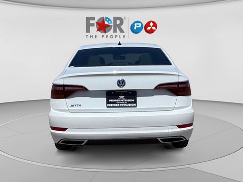Used 2019 Volkswagen Jetta R-Line FWD image 4
