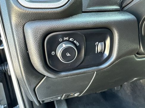 Used 2024 RAM 3500 Tradesman w/ Chrome Appearance Group image 20