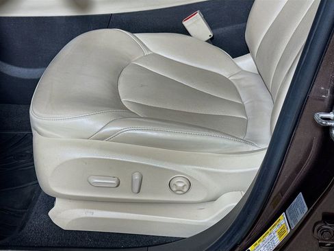 Used 2020 Buick Envision Essence image 18