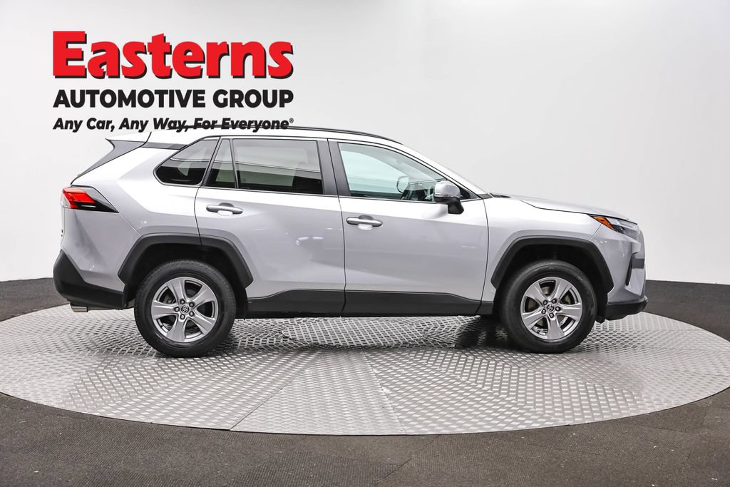 Used 2024 Toyota RAV4 XLE AWD/4WD image 5