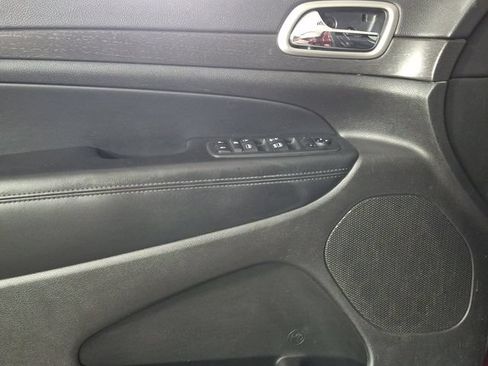 Used 2018 Jeep Grand Cherokee Altitude AWD/4WD image 14
