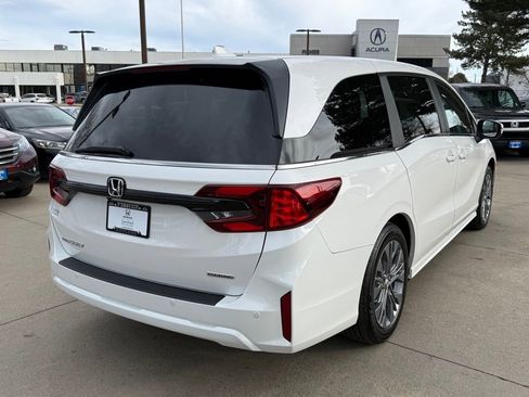 Certified 2026 Honda Odyssey Touring image 4