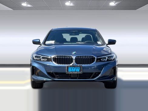 New 2026 BMW 330i Sedan RWD image 5