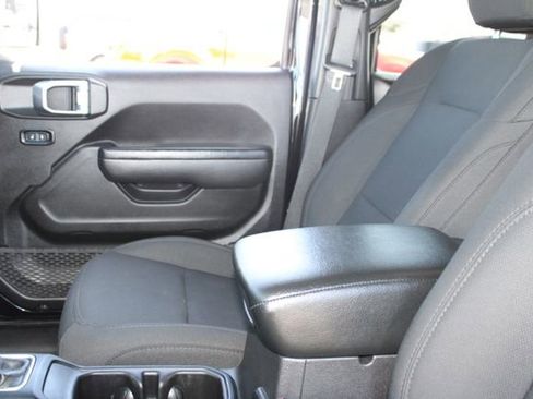 Used 2022 Jeep Wrangler Unlimited Sport w/ Sun And Sound Package AWD/4WD image 34