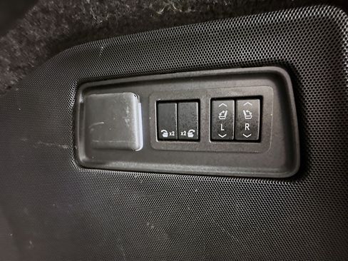 Used 2023 Cadillac Escalade Sport AWD/4WD image 44