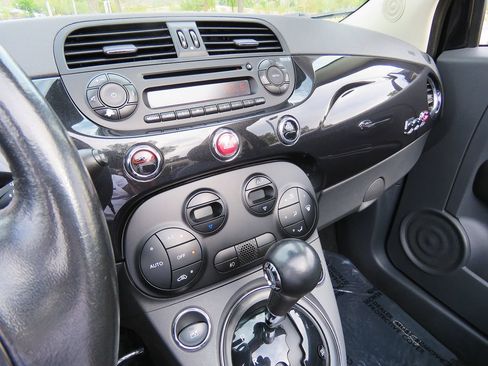 Used 2013 FIAT 500 Lounge FWD image 20