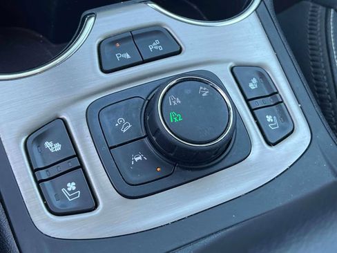 Used 2022 GMC Terrain Denali w/ Denali Premium Package AWD/4WD image 32