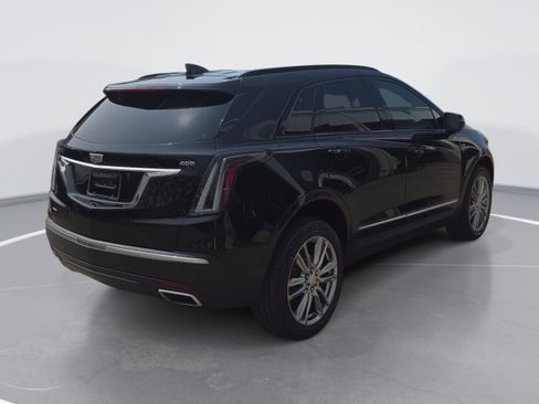 Certified 2023 Cadillac XT5 Sportv w/ Technology Package AWD/4WD image 3