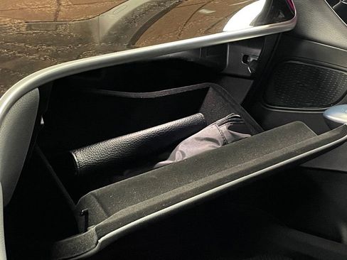 Used 2025 Mercedes-Benz GLC 350e 4MATIC image 51