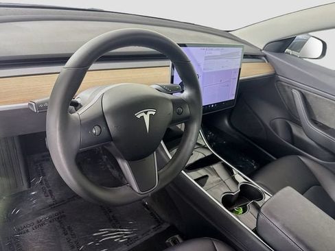 Used 2018 Tesla Model 3 Long Range RWD image 9