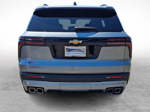 Used 2026 Chevrolet Traverse LT w/ LPO, Floor Liner Package FWD image 4