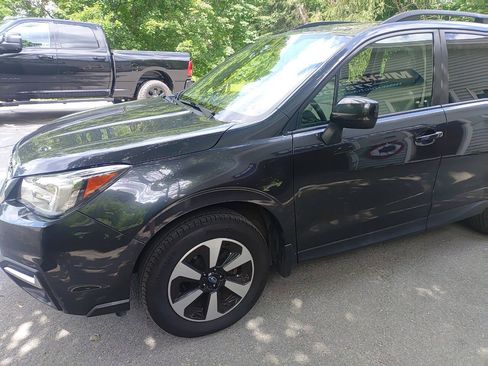 Used 2017 Subaru Forester 2.5i Premium AWD/4WD image 3