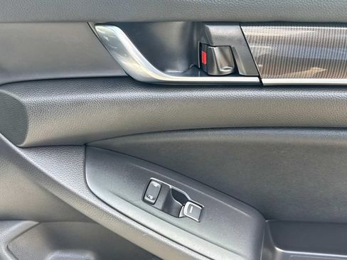 Used 2022 Honda Accord Sport image 19
