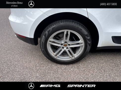Used 2017 Porsche Macan AWD/4WD image 5